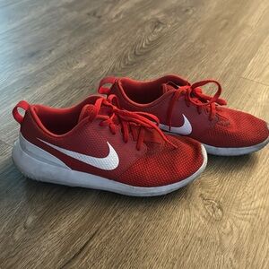 Youth Nike Golf Shoe - Size 6